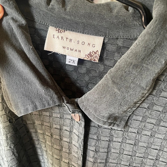 Vtg Earth Song Women's Plus Size 2XL Gray Button Front shirt Top Boho Collared - Picture 3 of 3
